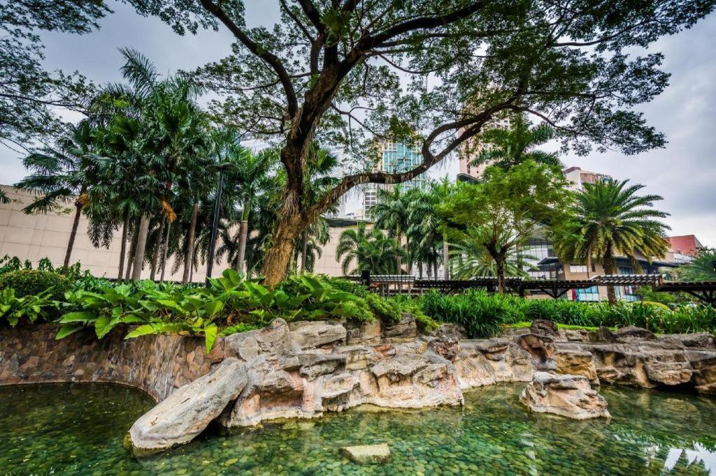 Lancaster Hotel Manila Mandaluyong Εξωτερικό φωτογραφία