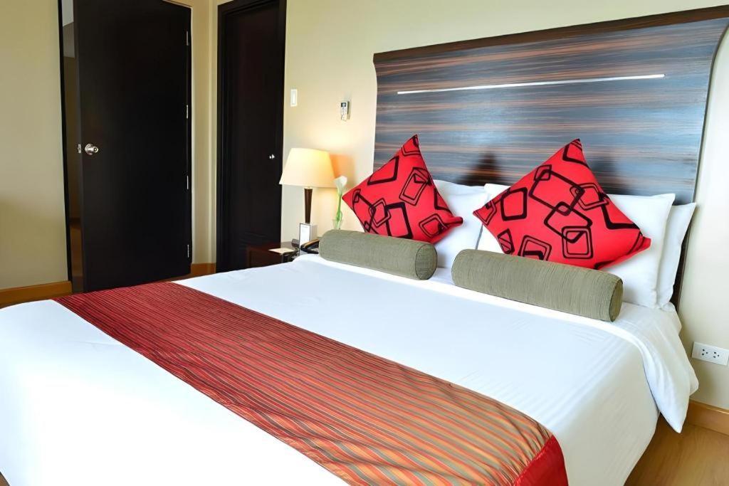 Lancaster Hotel Manila Mandaluyong Εξωτερικό φωτογραφία