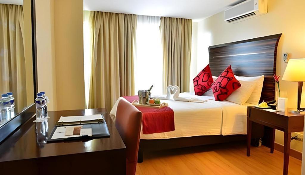 Lancaster Hotel Manila Mandaluyong Εξωτερικό φωτογραφία