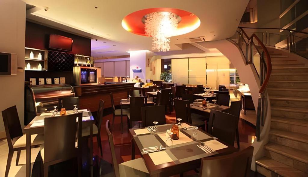 Lancaster Hotel Manila Mandaluyong Εξωτερικό φωτογραφία