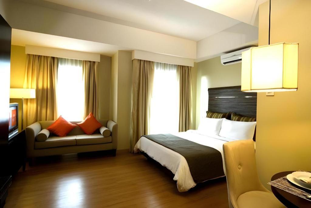 Lancaster Hotel Manila Mandaluyong Εξωτερικό φωτογραφία